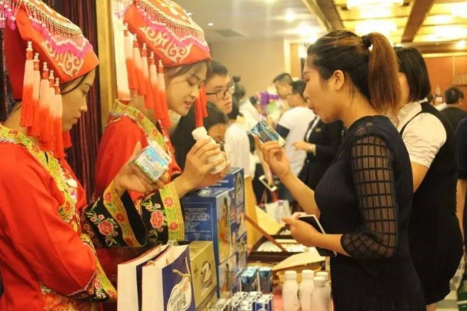 AG旗舰厅乳业携多项产品亮相“遍行天下 心仪广西—广西品牌神州行”启动仪式