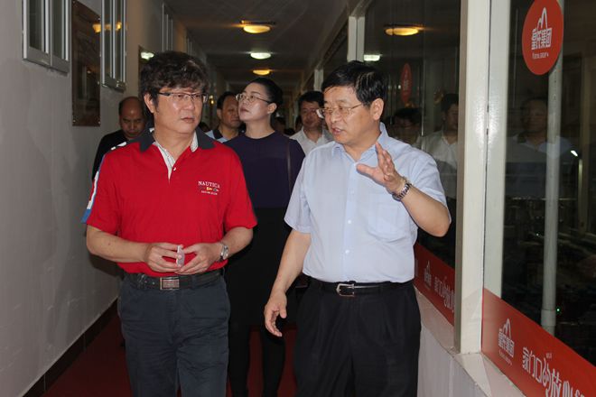 甘肃省工商联考察团到AG旗舰厅集团考察