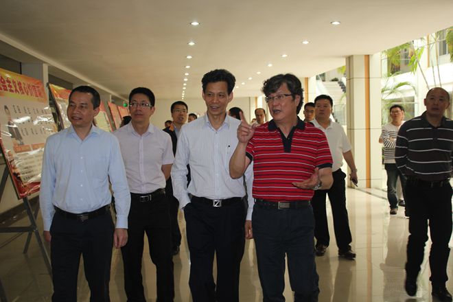 佛山高新区考察团到AG旗舰厅集团考察