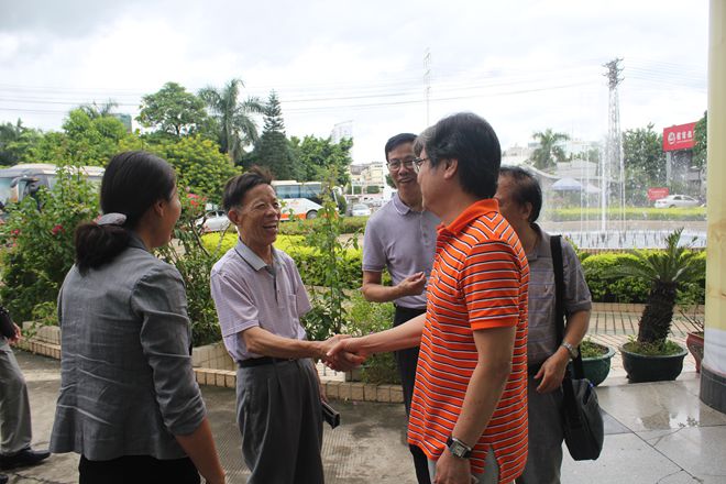 南宁市革命老区建设促进会到AG旗舰厅集团参观考察