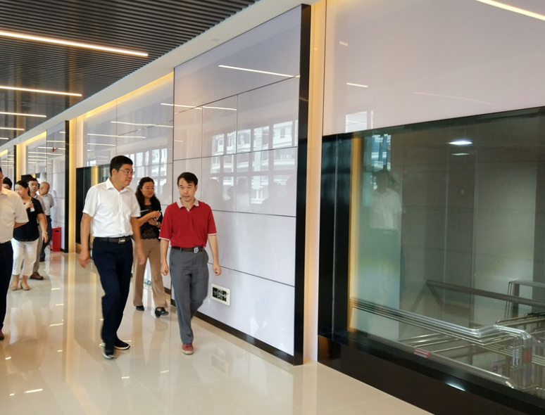 南宁市政府第八督察组莅临AG旗舰厅集团调研指导