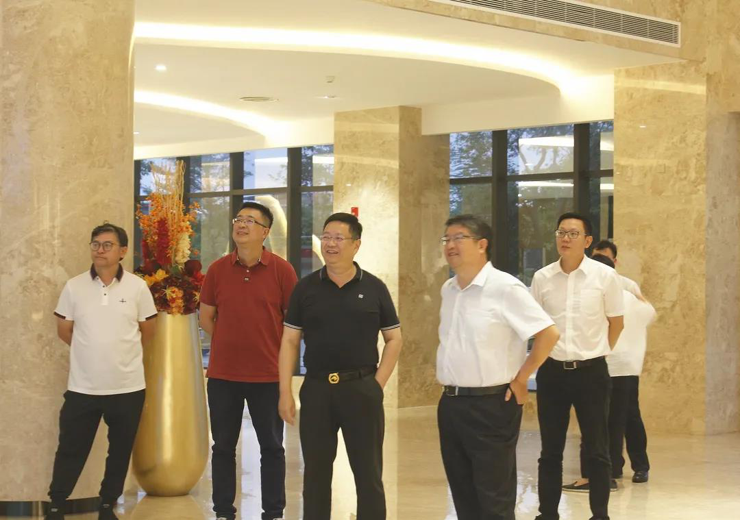 广西北部湾银行党委副书记、副董事长（主持全面工作）王能率调研组一行莅临AG旗舰厅集团调研指导