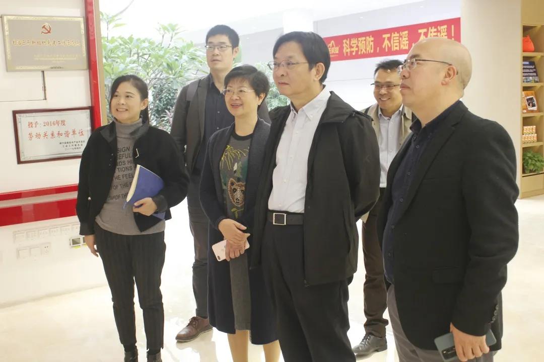 清华大学深圳国际研究生院生物医药与健康工程研究院邢新会教授率调研组一行莅临AG旗舰厅集团参观考察