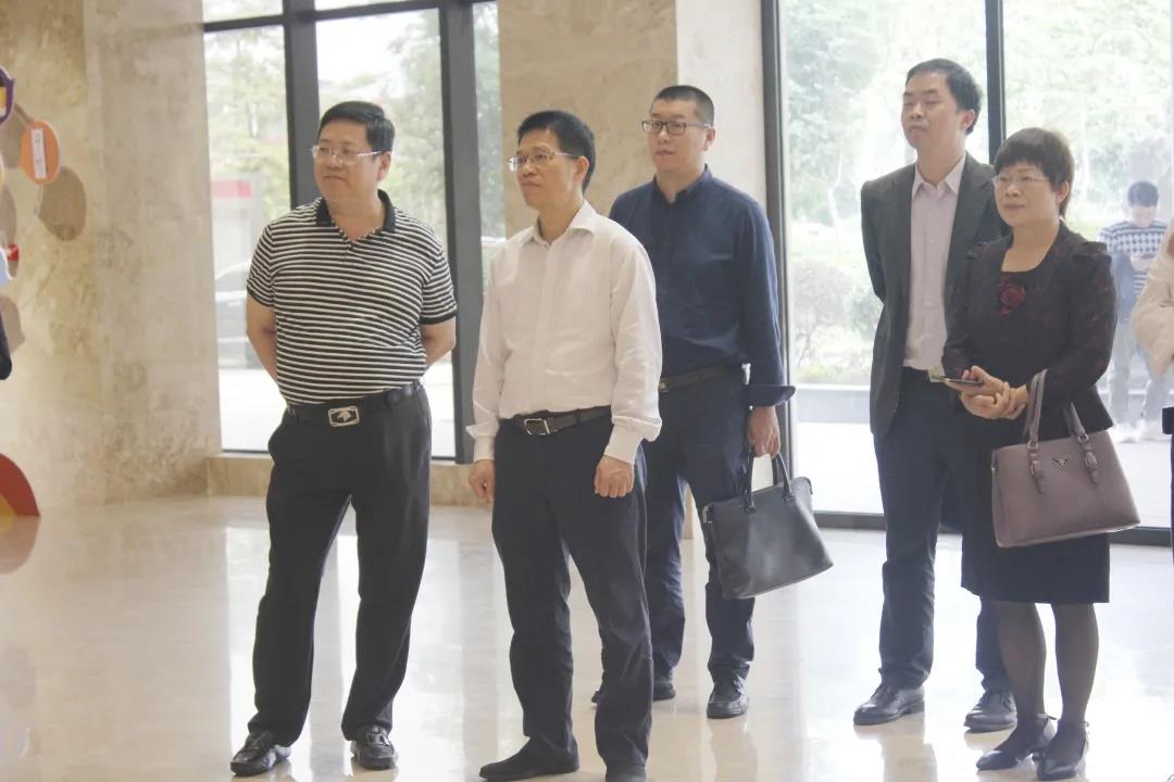 校企合作谱新篇，互利共赢谋发展 | 广西大学宁旭初总会计师一行莅临AG旗舰厅集团交流指导