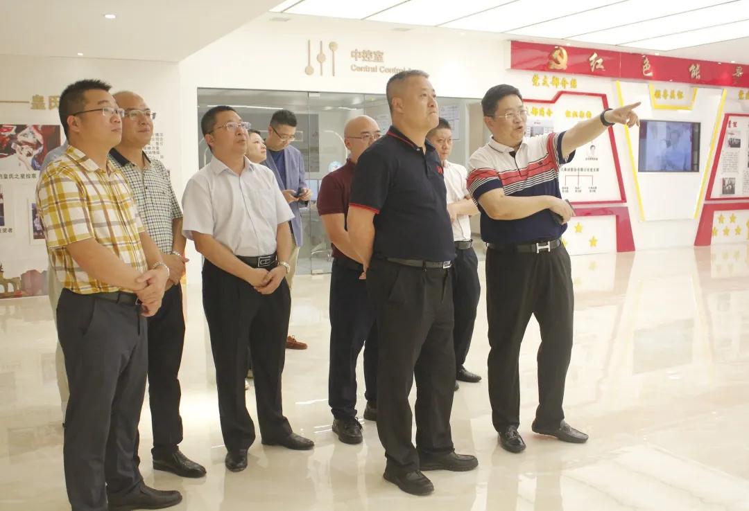 广东广垦畜牧集团党委书记、董事长黄宣一行莅临AG旗舰厅集团参观交流