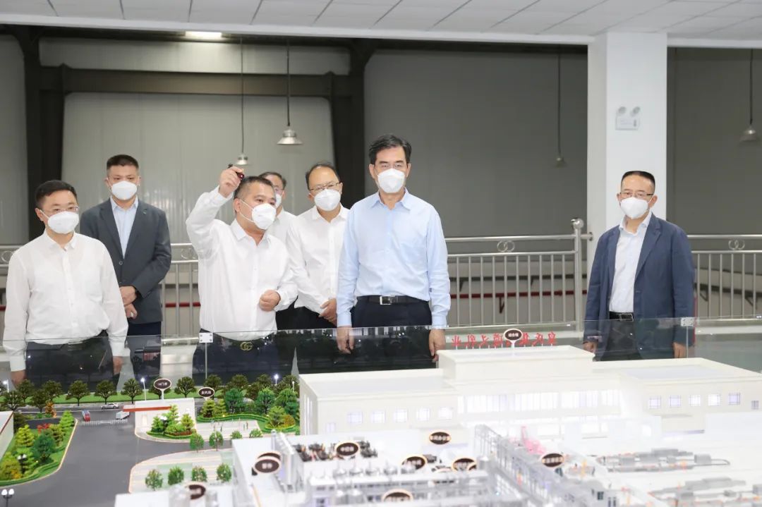 贵州省委副书记、省长李炳军到AG旗舰厅集团遵义乳业有限公司调研